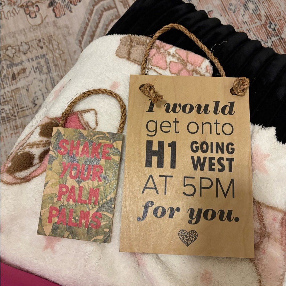 Decorative Hanging Signs Set - Oahu, HI Designs!